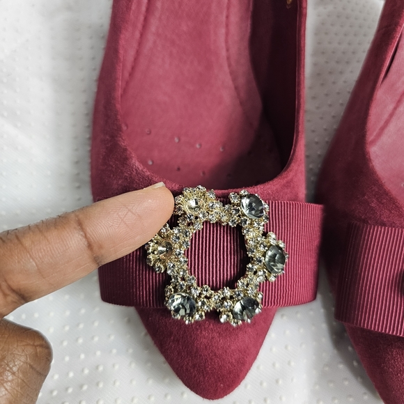 Harson Burgundy Encrusted Brooch Suedette Kitten Heel Pumps - Picture 7 of 10